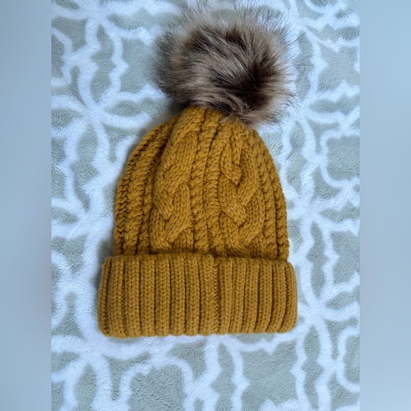 Beanie - Picture 1 of 2
